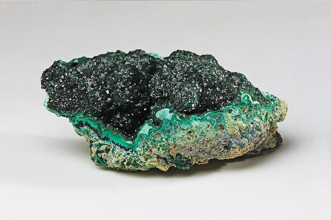 Malachite specimen — banded green botryoidal growth